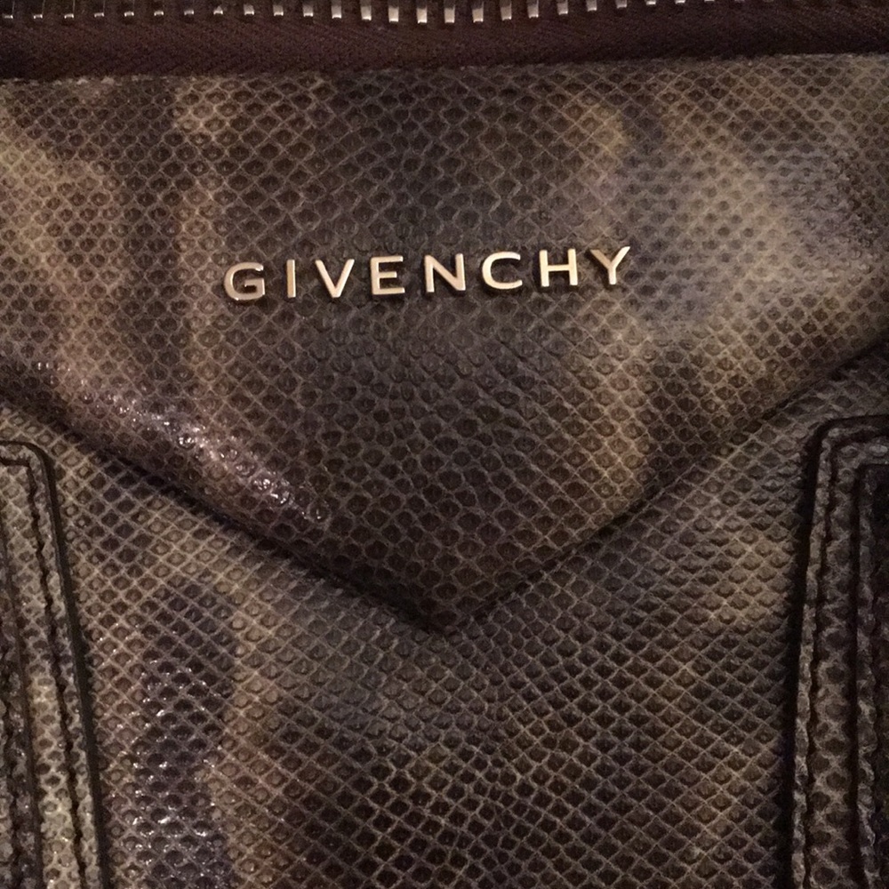 Givenchy Python Antigona Purse - image 2